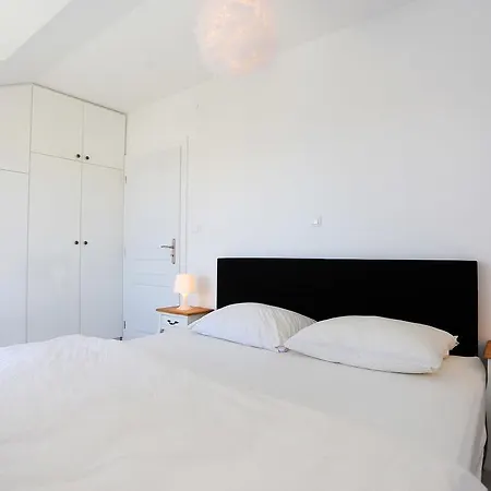 Apartment Visnja Murter
