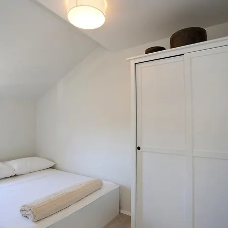 Apartment Visnja *